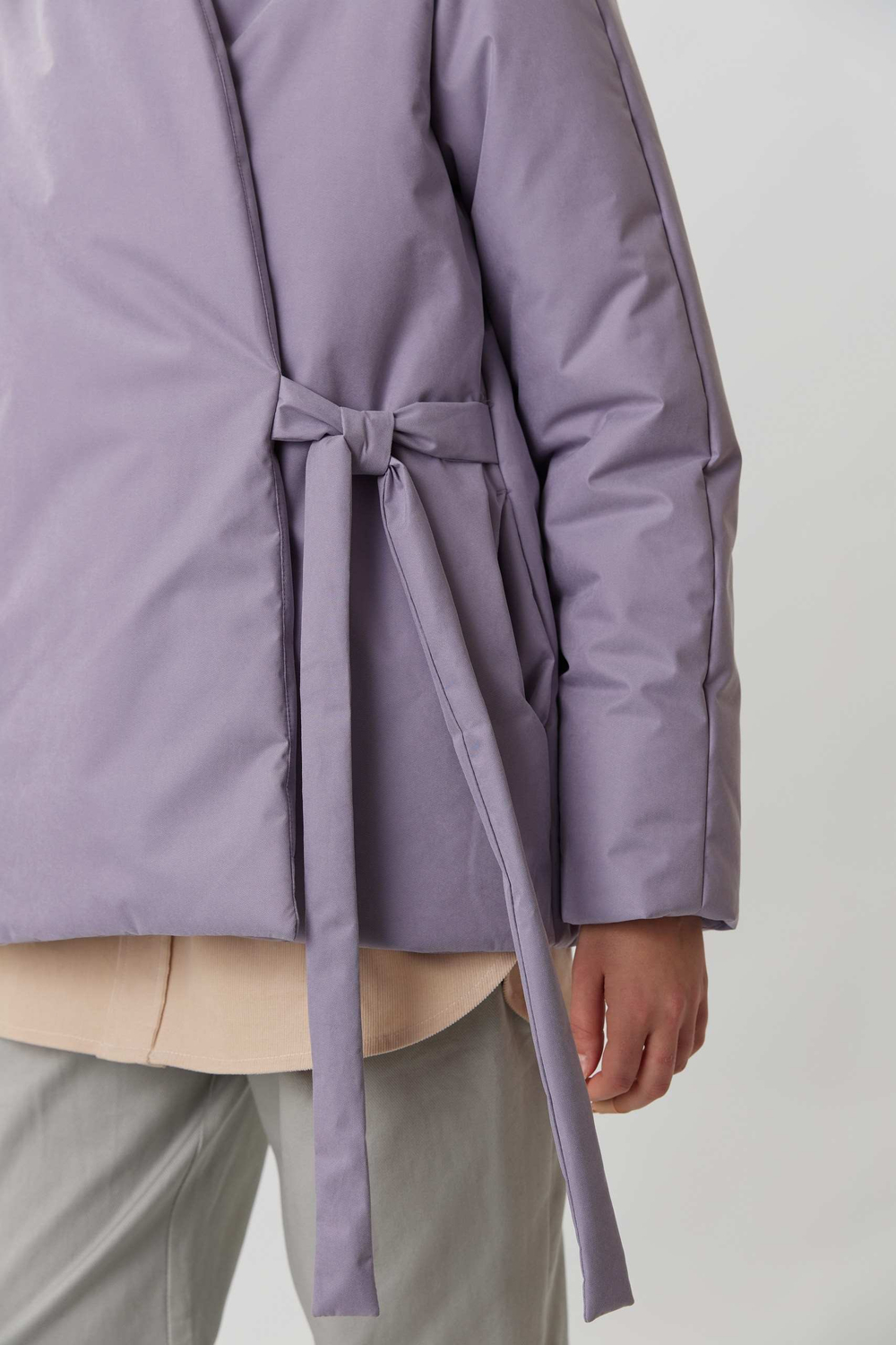 Зимняя куртка на запах из лавандовой бархатистой мембраны