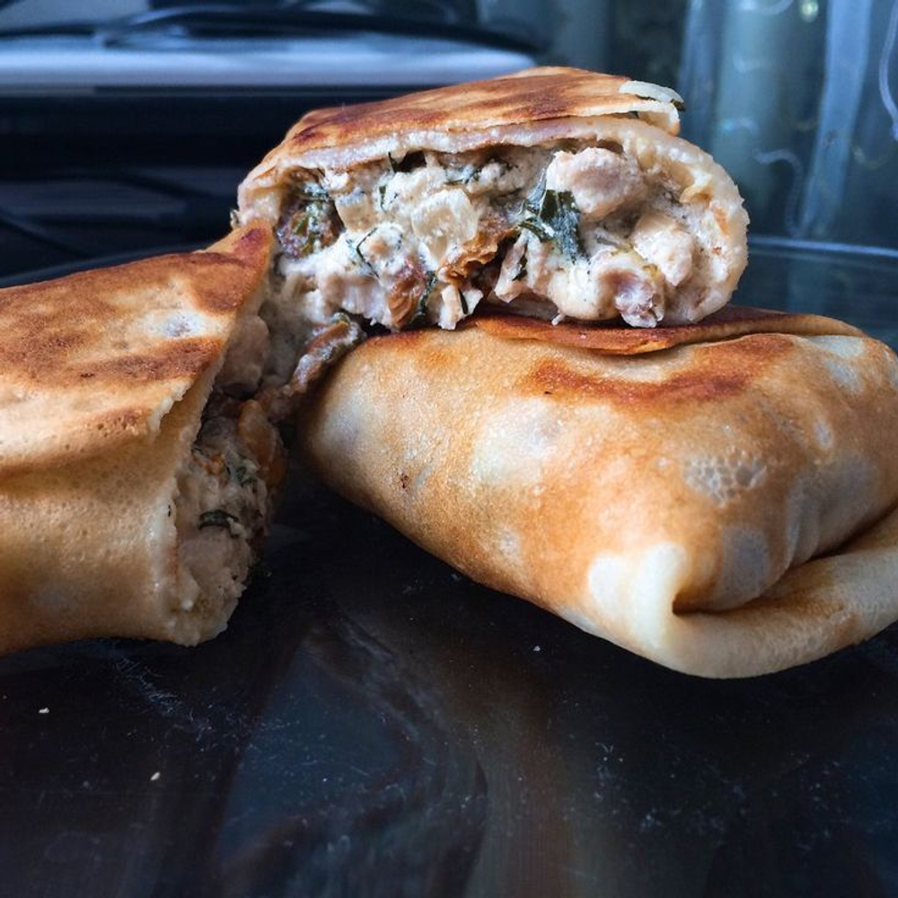Блины с курицей и грибами, порция 250 гр