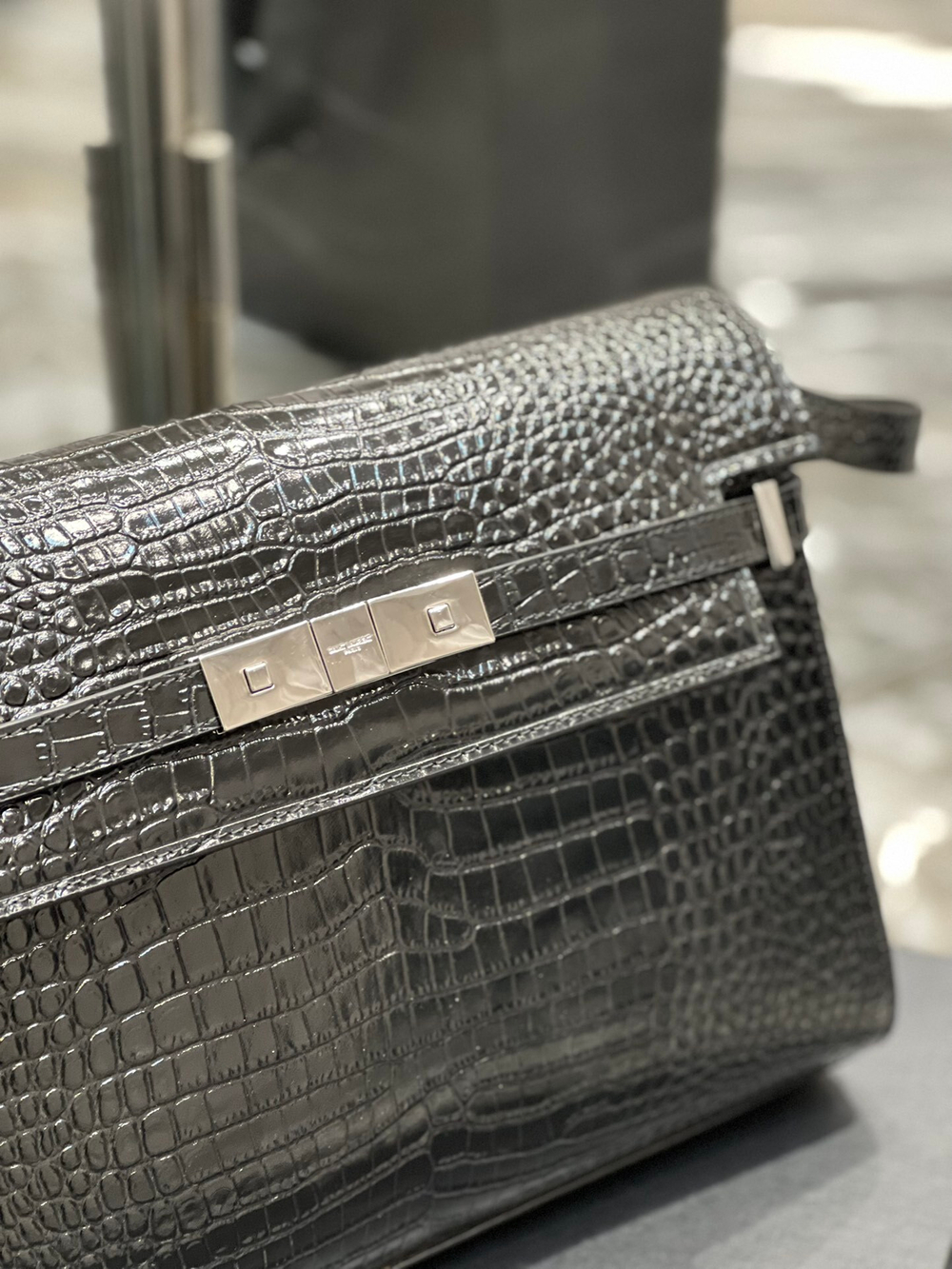 Saint Laurent Manhattan In Box 29 cm