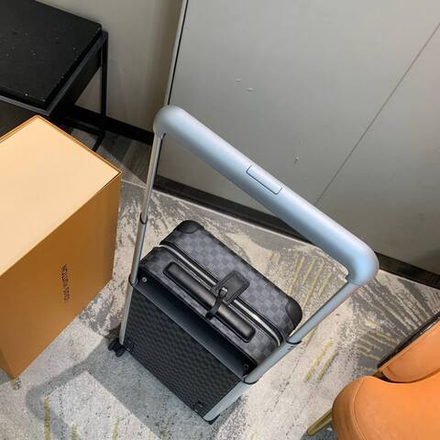 Чемодан Louis Vuitton