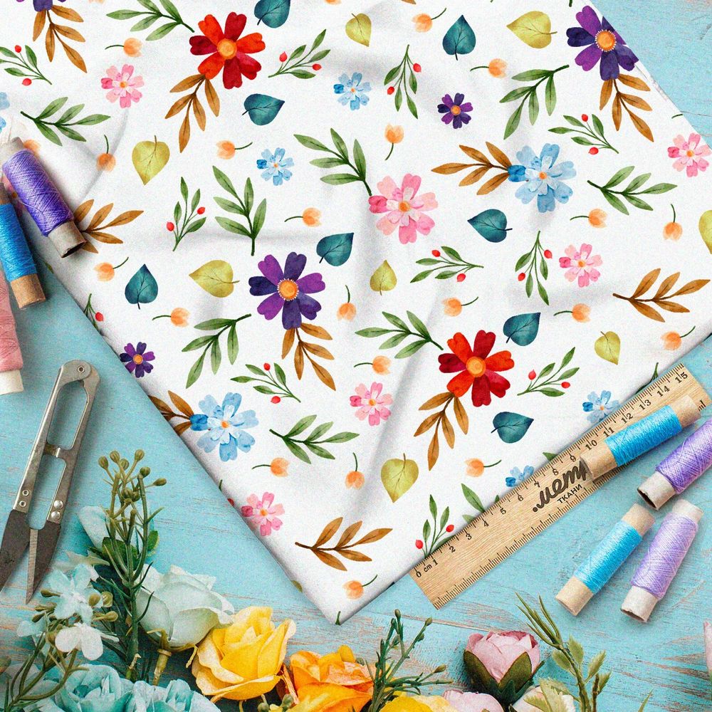 Ткань ниагара яркие цветы и листья на белом фоне