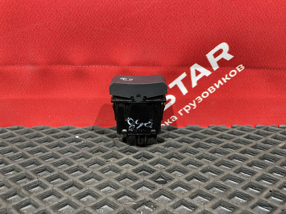 Кнопка шторки люка