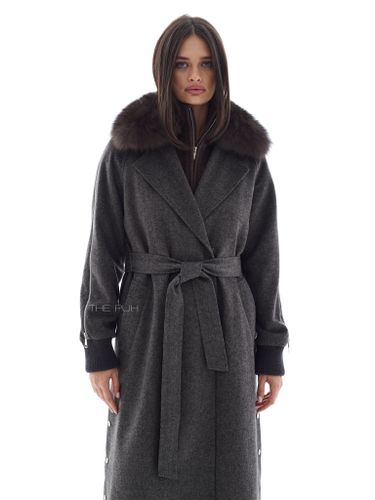 Серое кашемировое пальто с воротом из лисы