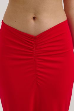 Юбка с драпировкой на бедрах из вискозы красного цвета