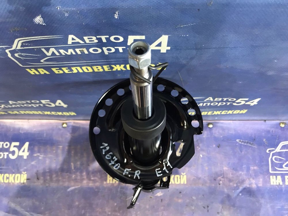 Стойка передняя правая NISSAN NOTE 2006-2007