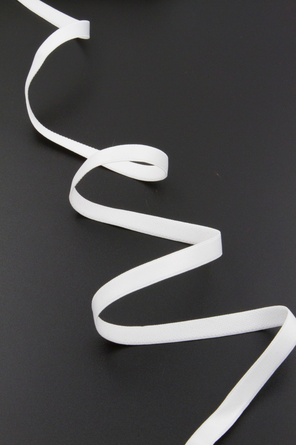 Резинка бретелечная 10 мм глянцевая белая