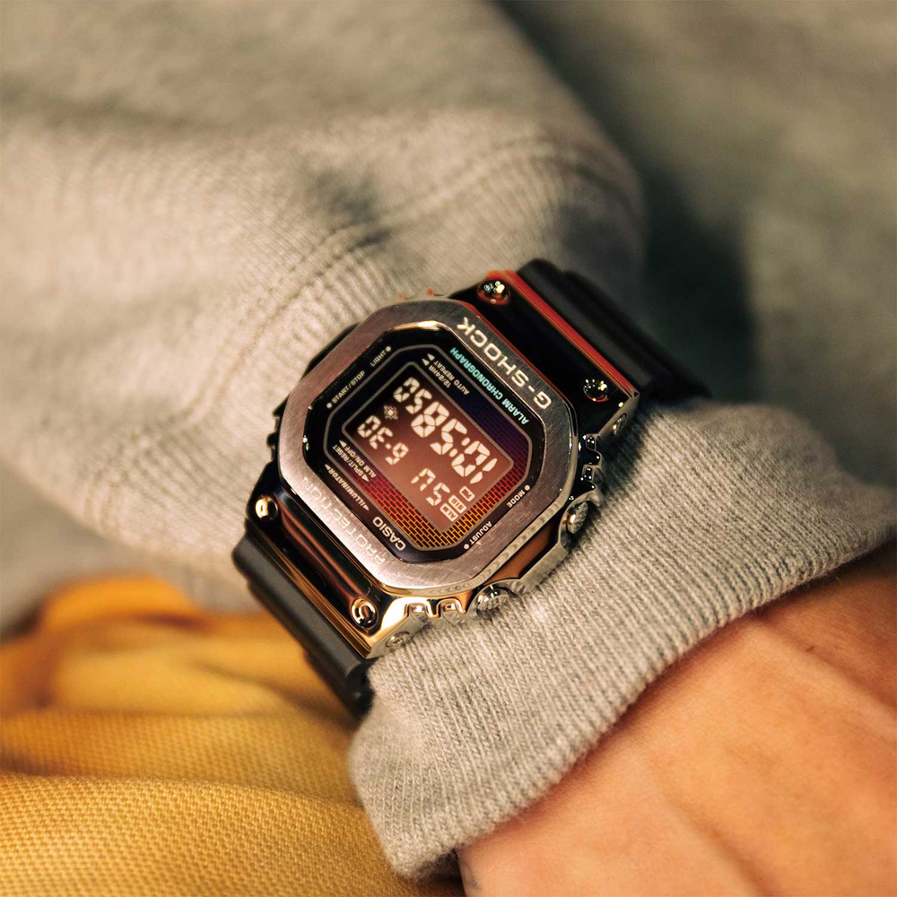 Часы Casio GM-5600RW-1