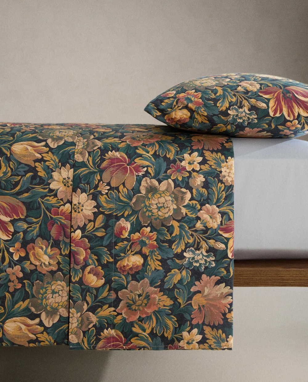 Zara Home - Простыня с изображением цветов, темно-синий, 290x280 см
