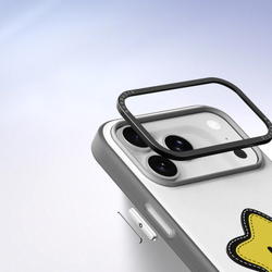 Чехол белого цвета (Snow White) для iPhone 17 Pro Max, серия Luvy Series (со съемным ремешком) от Dux Ducis