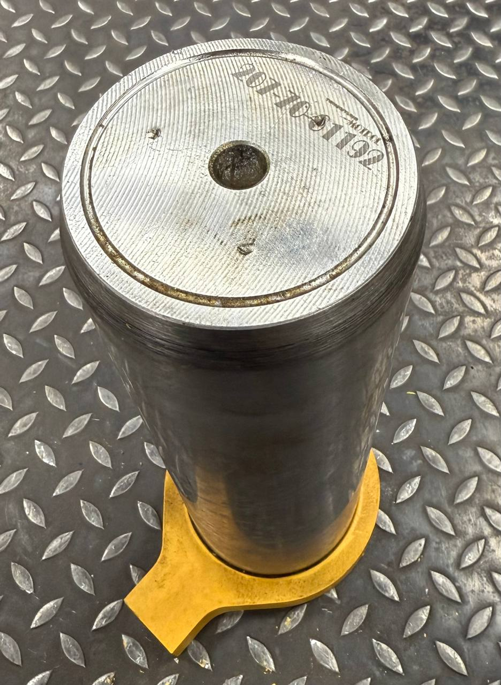 Палец 207-70-61192 (207-70-61191)