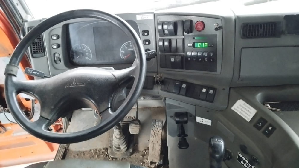 МАЗ 6516 8x4 Самосвал 6516C9-521-005 (Дизельный, 11,1 л, 420 л.с., МТ)