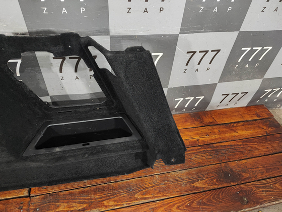 Обшивка багажника правая Geely Tugella 19-нв Б/У Оригинал 8891022549