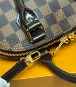 Сумка Alma BB Louis Vuitton из канвы Damier Ebene