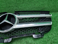 Решетка радиатора Mercedes GL X164 (2009-2012)