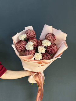 Букет хризантема бигуди и диантусы