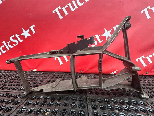 Кронштейн фары левой