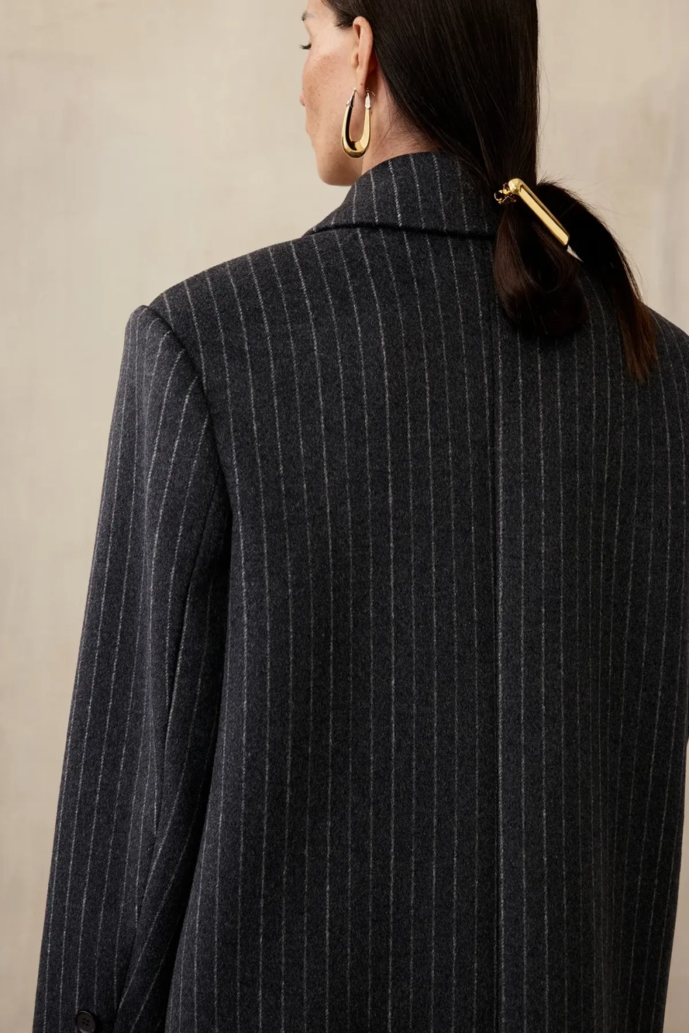 Пальто двубортное в полоску (((Power + dressing))), серое