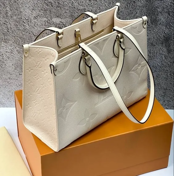 Сумка Louis Vuitton Onthego кремовый
