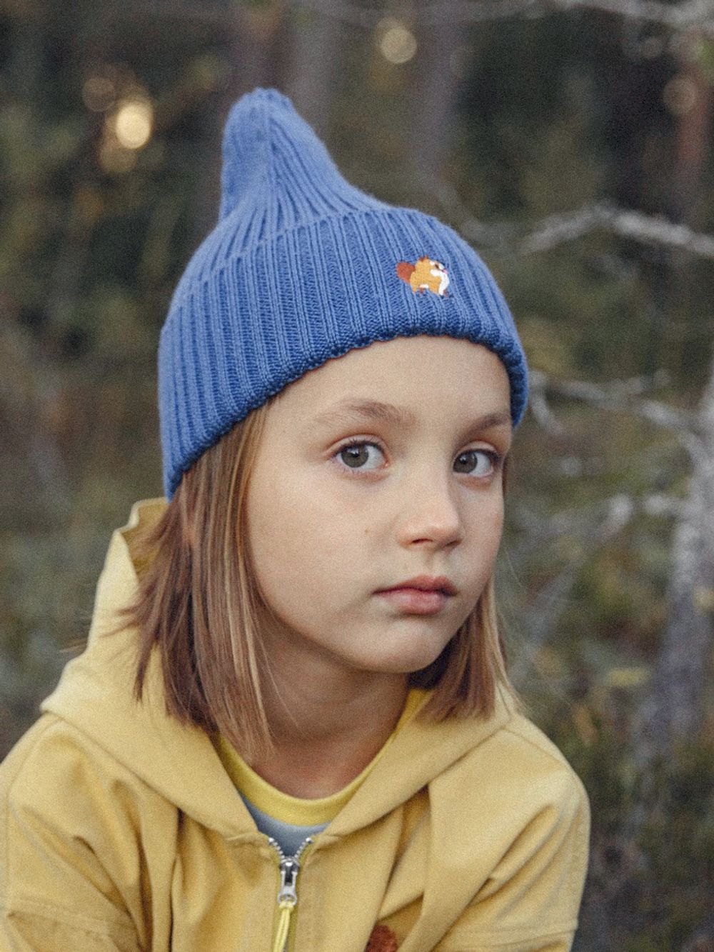 Шапка серо-синего цвета с вышивкой "Шпиц"