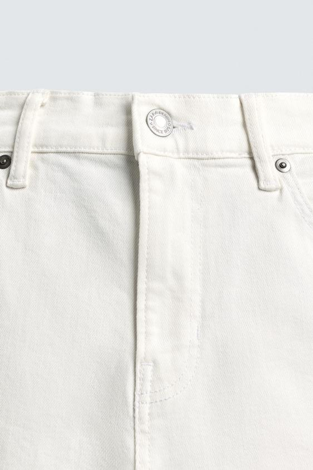 ZARA БАЗОВЫЕ ДЖИНСЫ SLIM FIT, ЖЕЛТОВАТО-БЕЛЫЙ