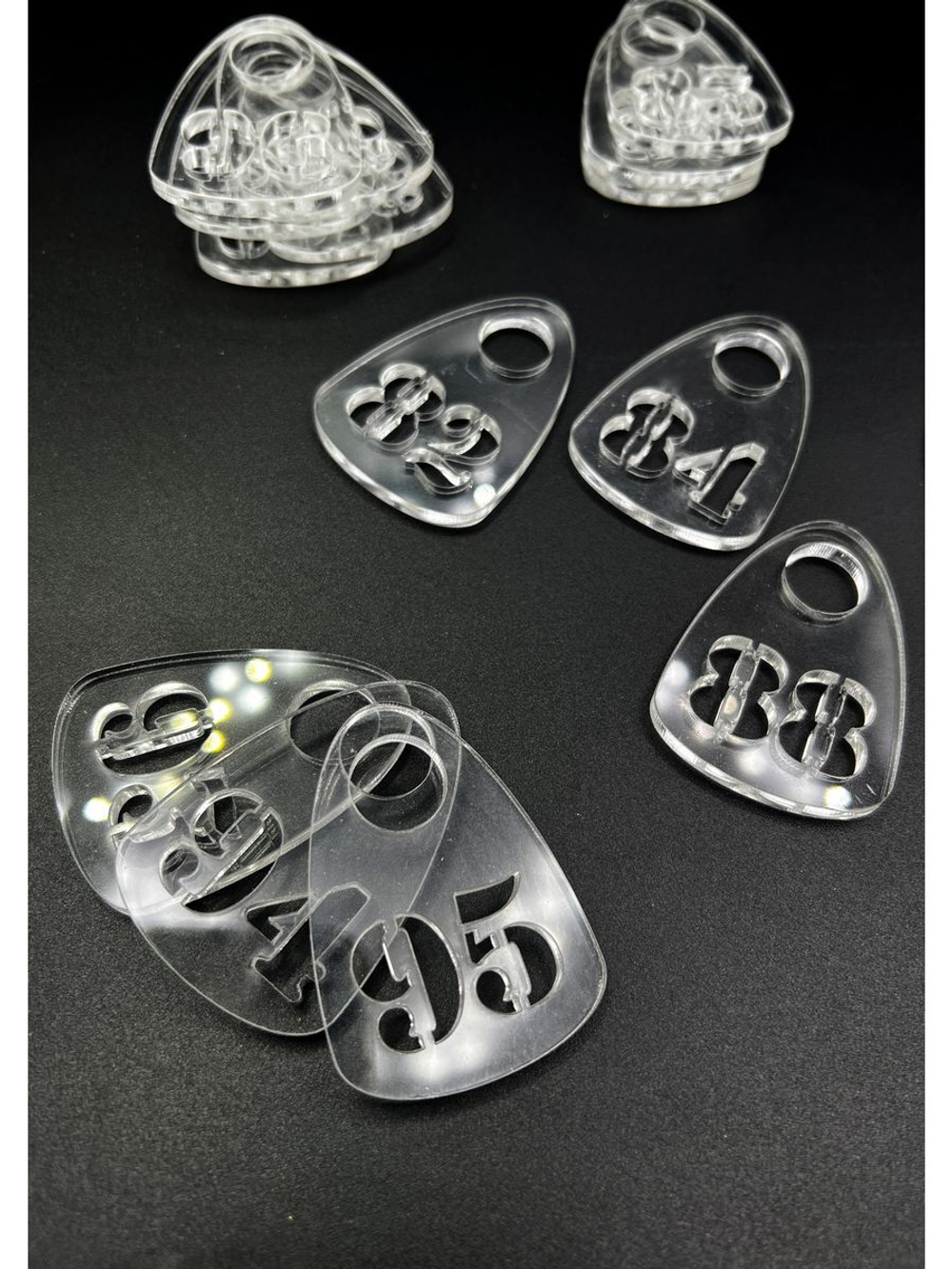 Номерки для гардероба прорезные