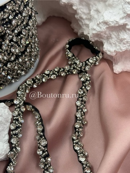 Тесьма с бисером и стразами на черной атласной ленте