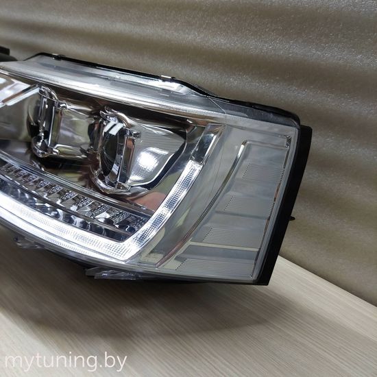 Передние фары Tru DRL для Volkswagen T5 (10-15) динамические хромированные