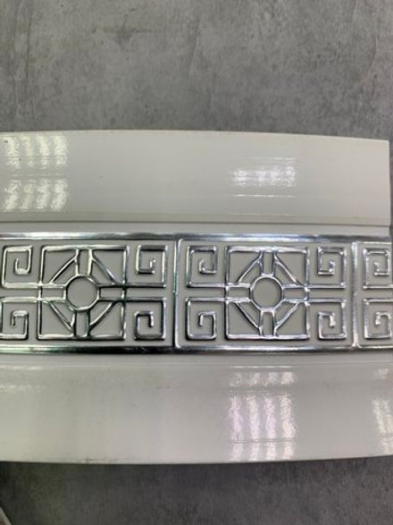 Белый с серебром "Амулет" (7см) декоративная планка (бленда)