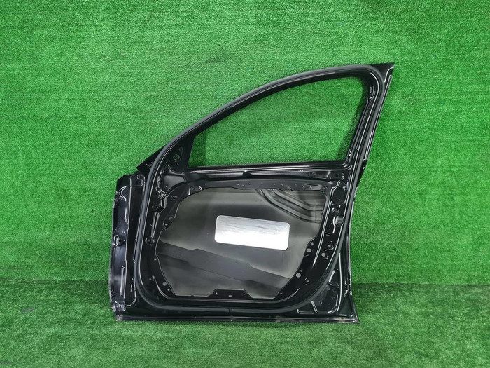 Дверь передняя правая Mercedes C W205 (2014-2023)