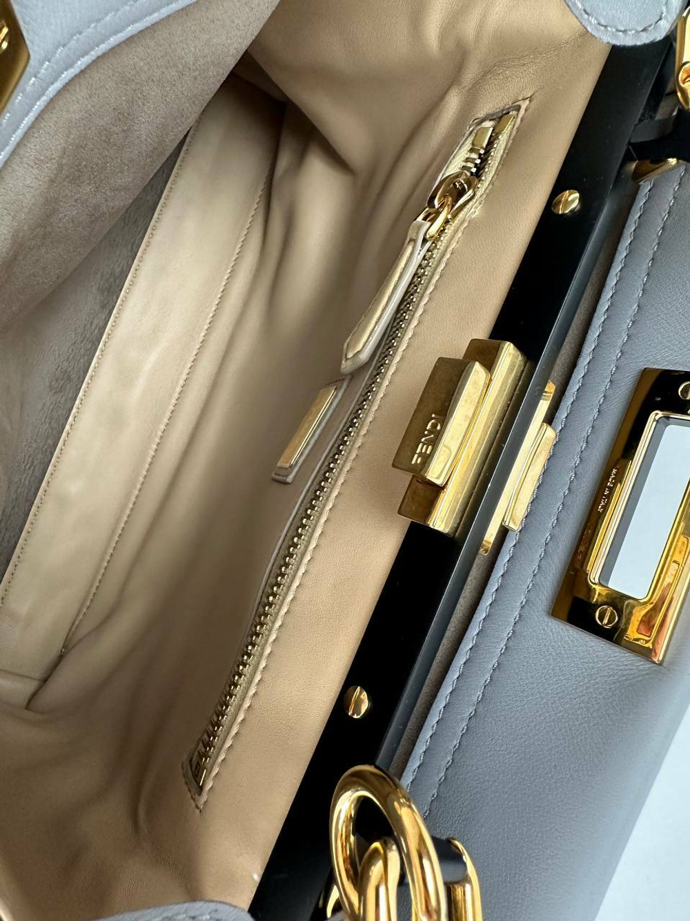 Сумка Fendi Peekaboo medium