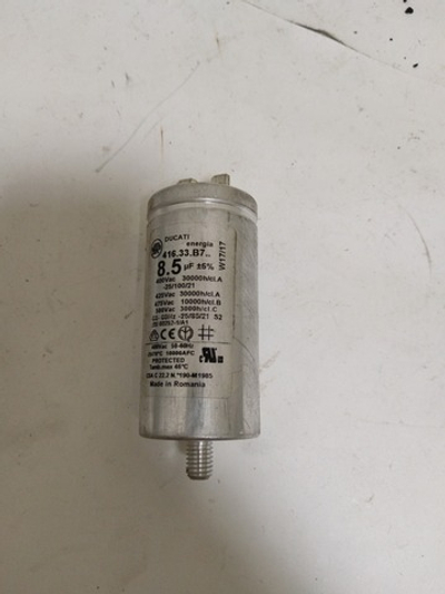 Пусковой конденсатор 8.5 мкф от сушильной машины Indesit  б/у