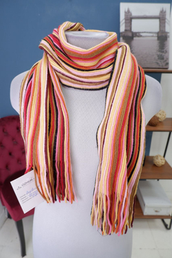 Шарф в яркую полоску