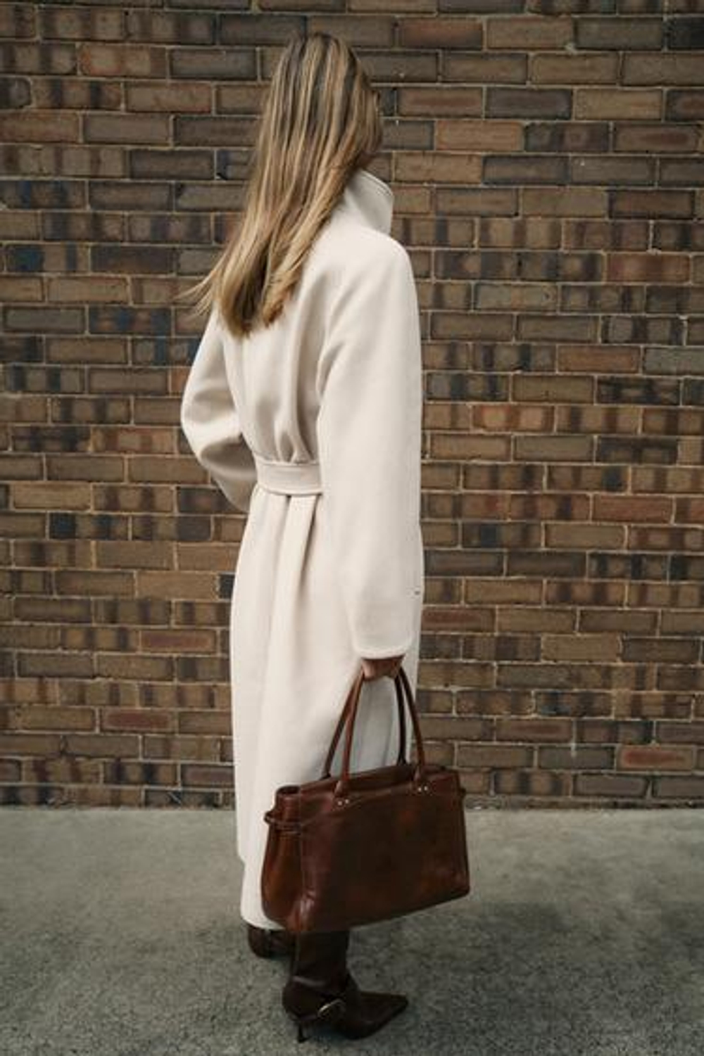 Длинный шерстяной плащ с воротником - ZARA