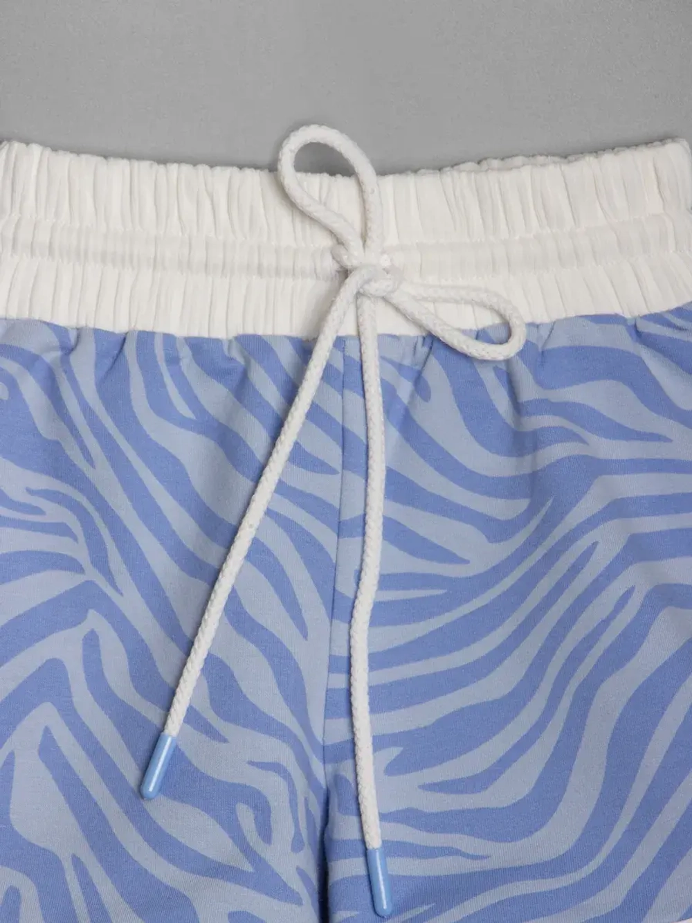 Костюм для девочки спортивный с шортами