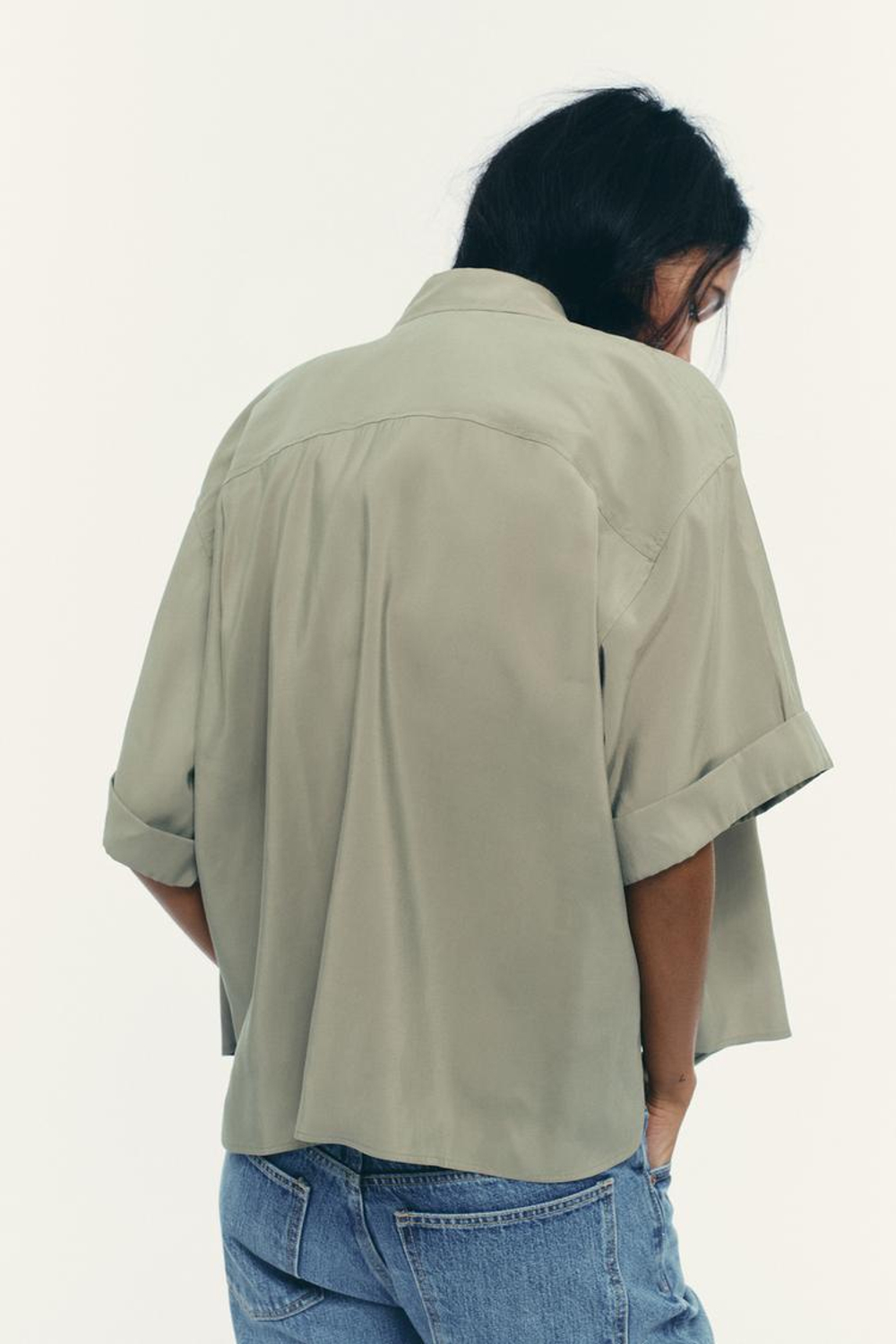 ZARA РУБАШКА ИЗ СТРУЯЩЕЙСЯ ТКАНИ С КОРОТКИМИ РУКАВАМИ, ХАКИ