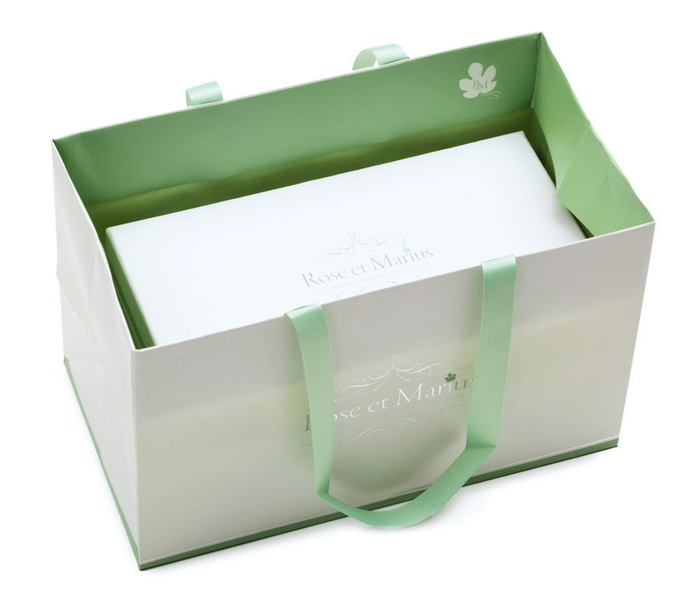 Ароматическая свеча Rose et Marius Кэрри ле Руэ серебристо-белая Франция