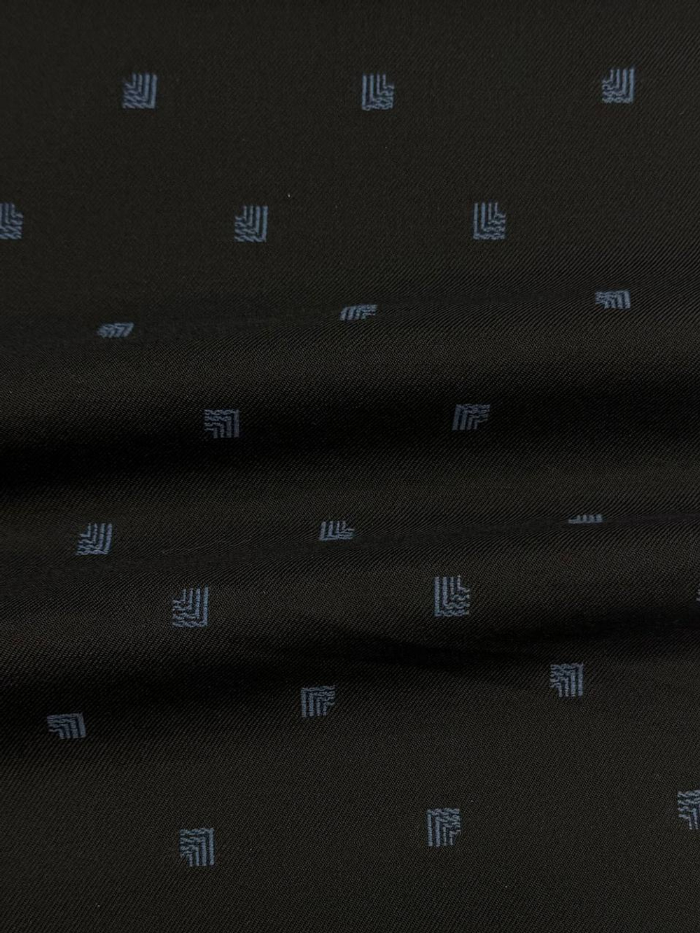 Шерсть с эластаном костюмно-плательная темно-синяя с голубой геометричной вышивкой