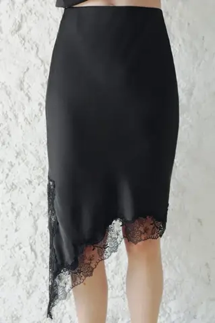 ZARA АТЛАСНАЯ ЮБКА С КРУЖЕВОМ — ZW COLLECTION, ЧЕРНЫЙ