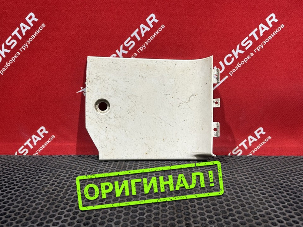 Заглушка подножки правая 2018г