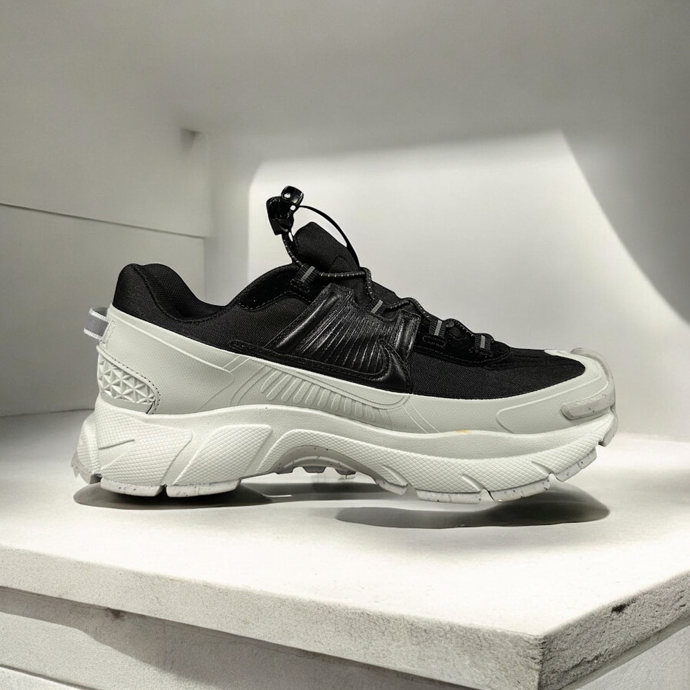 Nike Zoom Vomero Roam • Light Silver