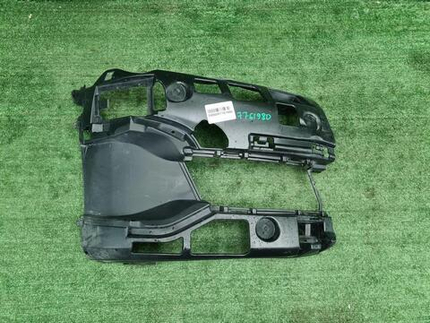 Кронштейн переднего бампера RH BMW 5er G30 (20-23)