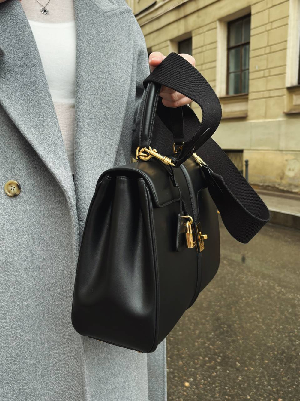Celine Classique 16