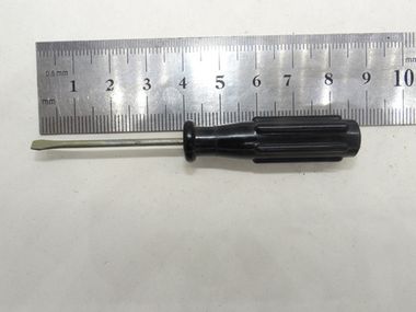 Отвертки плоские и фигурные (минусовые и плюсовые)