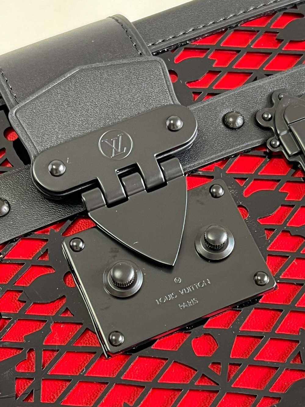 Louis Vuitton Petite Malle