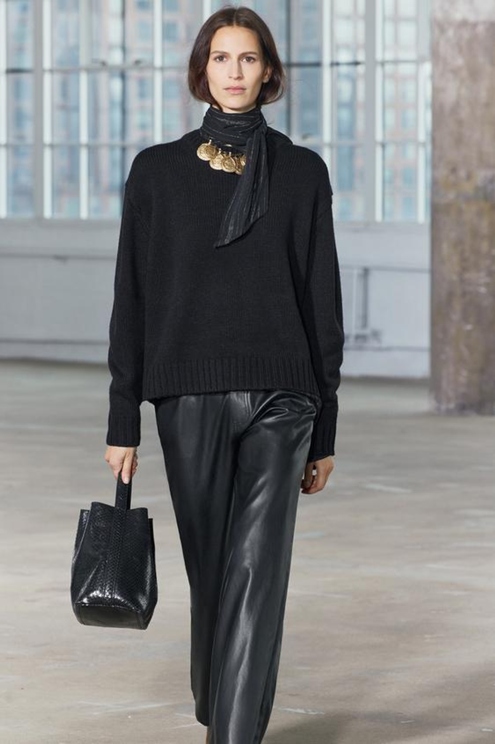 ZARA ОДНОТОННЫЙ СВИТЕР, ЧЕРНЫЙ