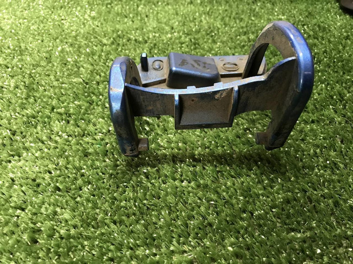 Крышка форсунки правая Mercedes A W176 (2012-2018)