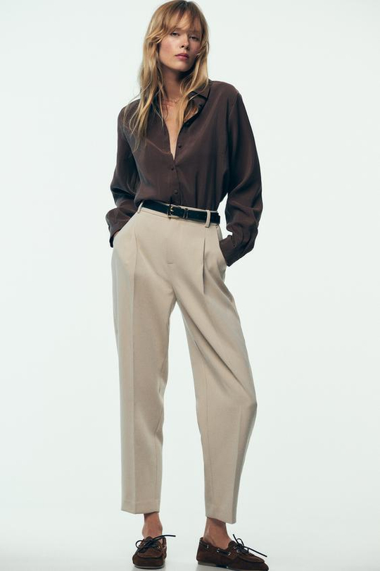 ZARA БРЮКИ С ЗАЩИПАМИ И РЕМНЕМ, СВЕТЛЫЙ ЖЕЛТО-КОРИЧНЕВЫЙ