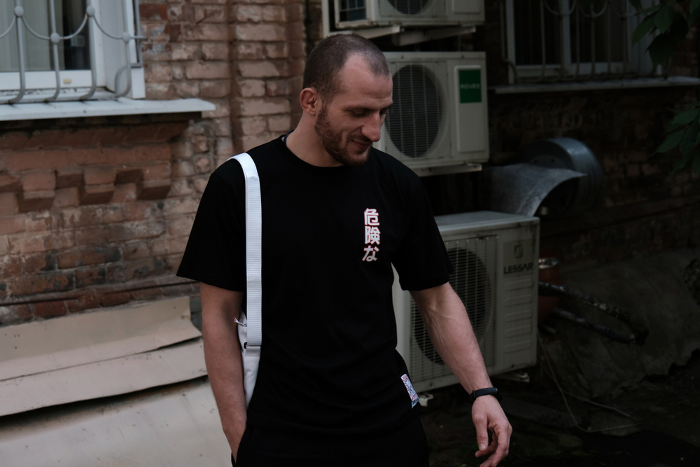 Футболка UNAFFECTED Гатё Черный