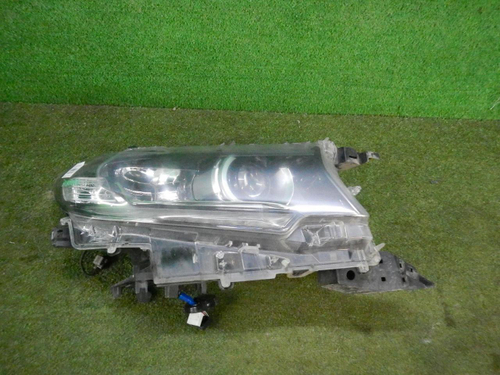 Фара правая Toyota Land Cruiser Prado 150 (2017-н.в.) LED