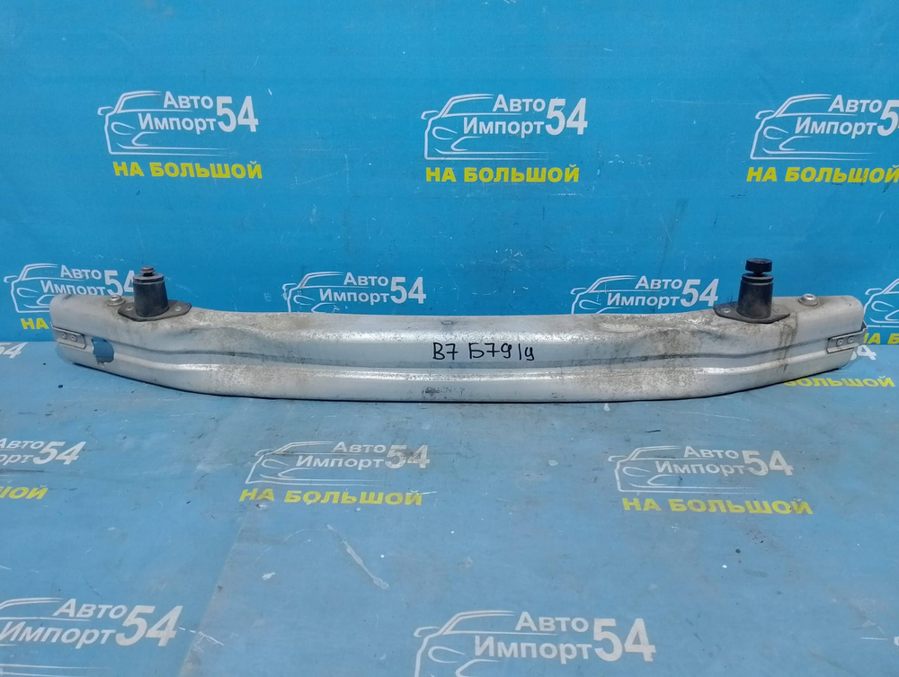 Усилитель переднего бампера AUDI A4 2005-2008